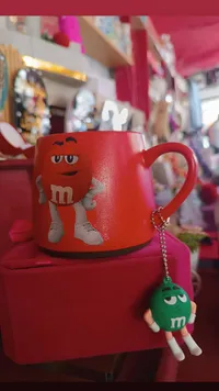 كوب سيراميك بتصميم شخصيات إم آند إمز (M&M's)