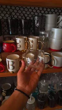 كوب زجاجي بعبارة صباح الخير