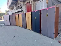 خزانة ملابس خشبية ببابين