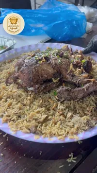 طبق لحم مشوي مع أرز