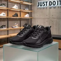 حذاء رياضي شبابي أسود - نايكي (Nike)