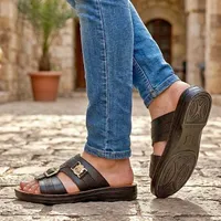 صندل رجالي كلاسيكي بفتحة جانبية