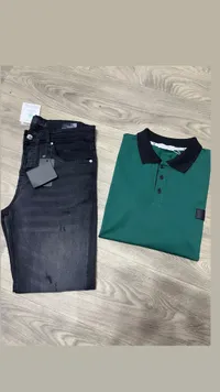 بولو رجالي أخضر مع جينز أسود