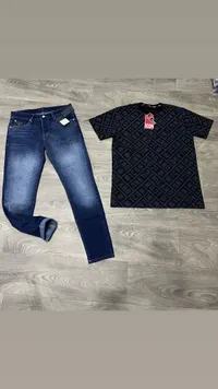 طقم ملابس رجالي بنطال جينز وتيشرت أيكون ميلانو (Icon Milano)