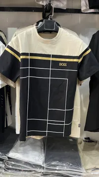 تيشيرت رجالي بنمط هندسي - بوس (Boss)