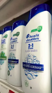 شامبو وبلسم 2 في 1 للعناية الكلاسيكية - هيد آند شولدرز (Head & Shoulders)