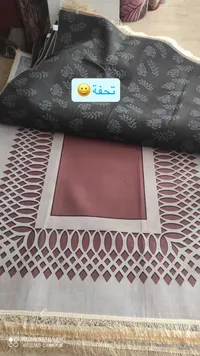 سجادة صلاة فاخرة بتصميم هندسي