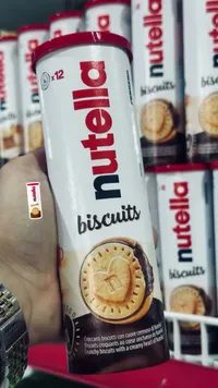 بسكويت محشو بكريمة البندق - نوتيلا (Nutella)