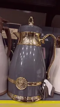 إبريق شاي فاخر بغطاء ذهبي