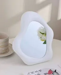 مرآة طاولة بتصميم عصري