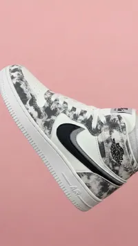 حذاء رياضي إير جوردن 1 ميد - نايكي (Nike Air Jordan 1 Mid)