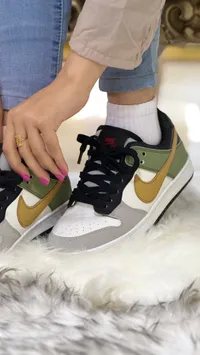 حذاء رياضي نايكي إس بي (Nike SB)