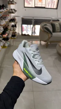حذاء رياضي إير زووم - نايكي (Nike)
