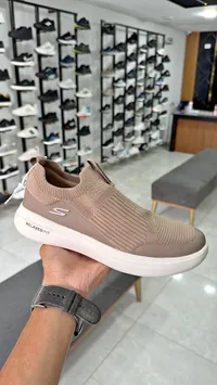 حذاء رياضي مريح ريلاكس فيت - سكيتشرز (Skechers)