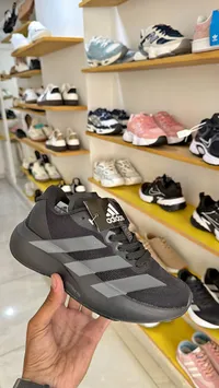 حذاء رياضي شبابي لايت سترايك برو - أديداس (Adidas)