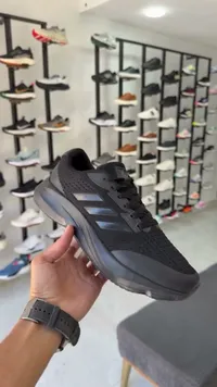 حذاء رياضي شبابي أسود - أديداس (Adidas)