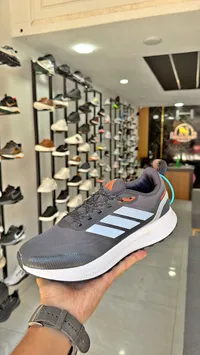 حذاء رياضي شبابي - أديداس كلاود فوم (Adidas)
