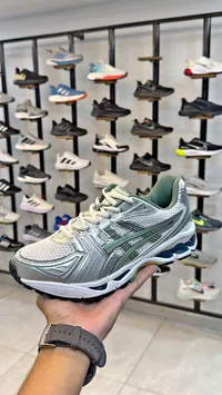 حذاء رياضي - أسيكس (Asics)
