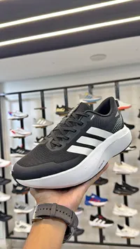 حذاء رياضي - أديداس (Adidas)