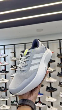 حذاء رياضي - أديداس (Adidas)