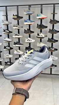 حذاء رياضي - أديداس لايت سترايك برو (Adidas)