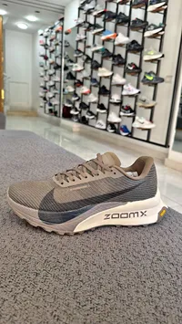 حذاء رياضي نايكي زووم إكس (Nike)