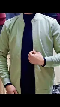 جاكيت رياضي أخضر فاتح