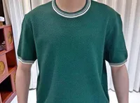 تيشيرت رجالي بياقة مخططة
