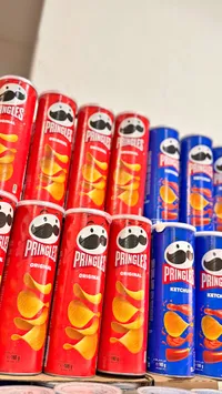 رقائق البطاطس برينجلز (Pringles)