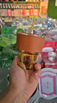 كوب زجاجي مع غطاء جلدي - جورجوس (Gorgous)