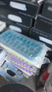 قالب ثلج بلاستيكي متعدد الفتحات