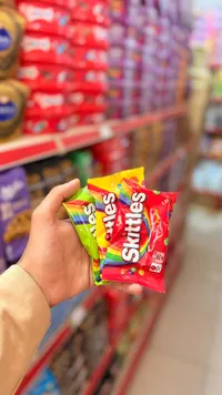 حلوى سكيتلز بالفواكه (Skittles)