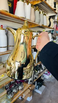 إبريق شاي ذهبي فاخر