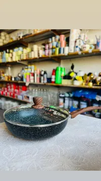 مقلاة جرانيت بغطاء