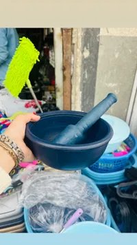 هاون بلاستيكي مع يد للهرس