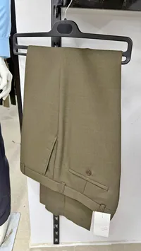 بنطال قماش رجالي كلاسيكي - لون زيتوني