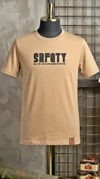 تي شيرت بطبعة "SRFQTY" (SRFQTY)