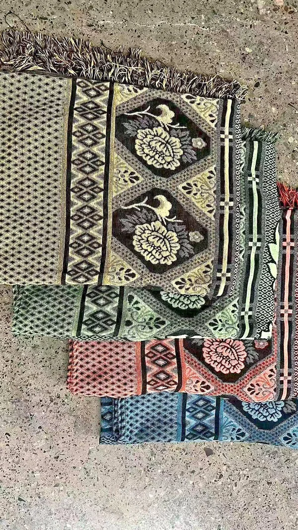 سجادة صلاة مزخرفة بنقوش شرقية - مفروشات - سوق غزة