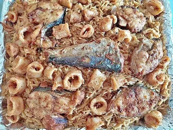 صيادية سمك مع الكلماري - أسماك ومأكولات بحرية - سوق غزة