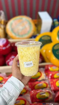 جبنة موتزاريلا مبشورة