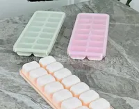 قوالب ثلج بلاستيكية مع غطاء
