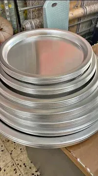 صواني تقديم معدنية