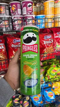 برينجلز بنكهة الكريمة والبصل - Pringles Sour Cream & Onion