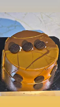 قالب كيك بالكراميل وبسكويت الأوريو