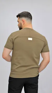 تيشيرت رجالي كاجوال بلون زيتي