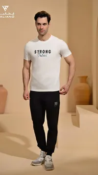 تيشيرت بطبعة "Strong Italiano" - إيطاليانو (Italiano)