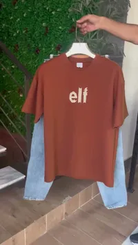 تيشيرت بطبعة إلف (Elf)