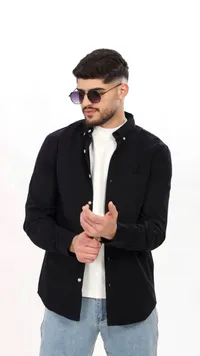 قميص كاجوال أسود بتصميم كلاسيكي