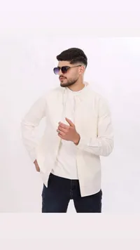 قميص رجالي كريمي بأكمام طويلة