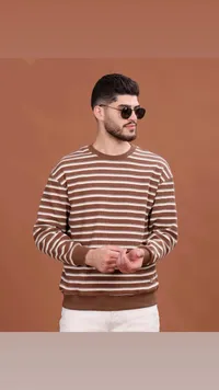 بلوزة رجالي مخططة بني وأبيض